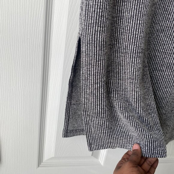 Time and Tru | Gray Knit Skirt - Matching Set Available - Picture 3 of 6